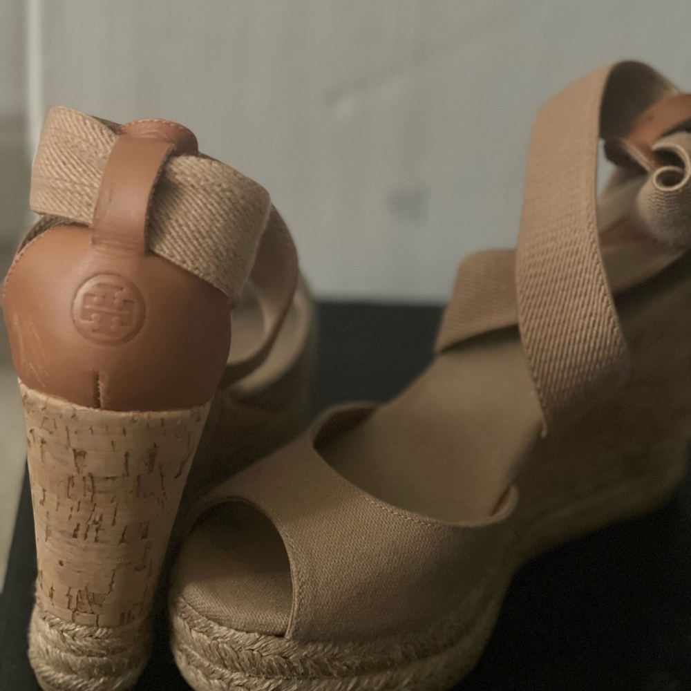 Tory burch open toe wedges